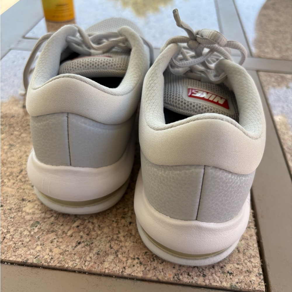 Nike Gray Sneakers Mesh Breathable Design - Picture 4 of 7